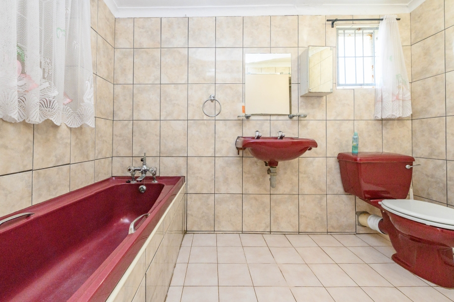 3 Bedroom Property for Sale in Forest Hill Eastern Cape